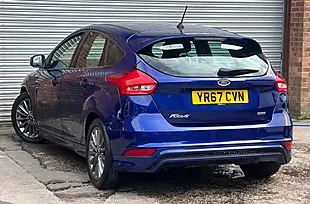 Used 2017 Ford Focus ST-Line Blue - Interior and Exterior details 5