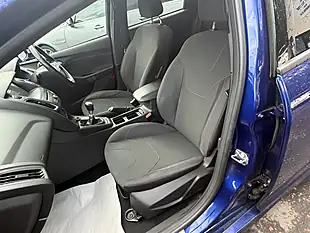 Used 2017 Ford Focus ST-Line Blue - Interior and Exterior details 12