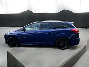 Used 2017 Ford Focus ST-Line Blue - Interior and Exterior details 4