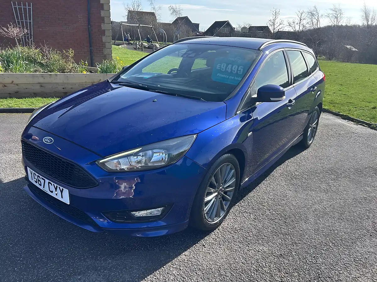 Used 2017 Ford Focus ST-Line Blue - Interior and Exterior details 3