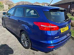 Used 2017 Ford Focus ST-Line Blue - Interior and Exterior details 4