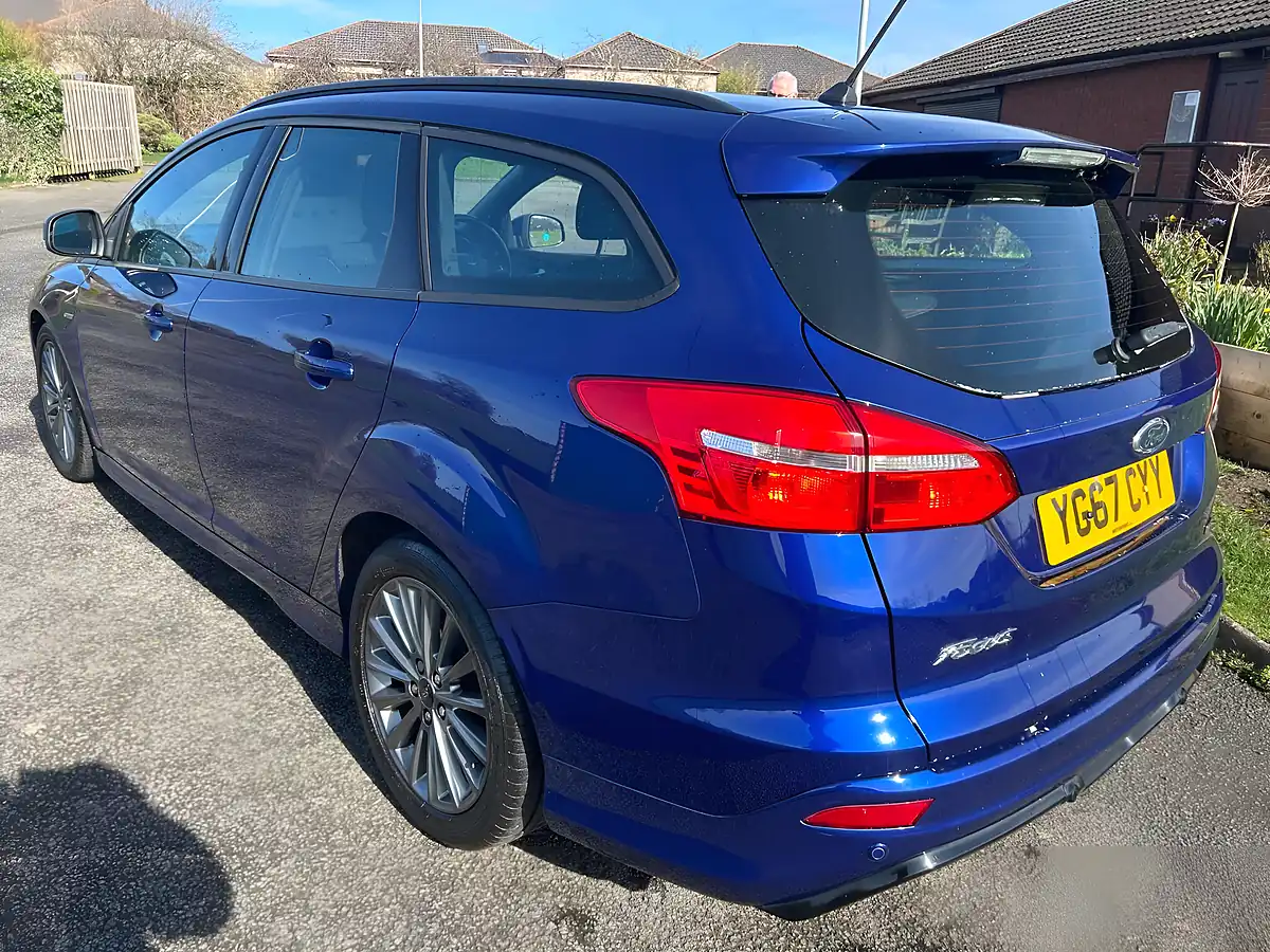 Used 2017 Ford Focus ST-Line Blue - Interior and Exterior details 4
