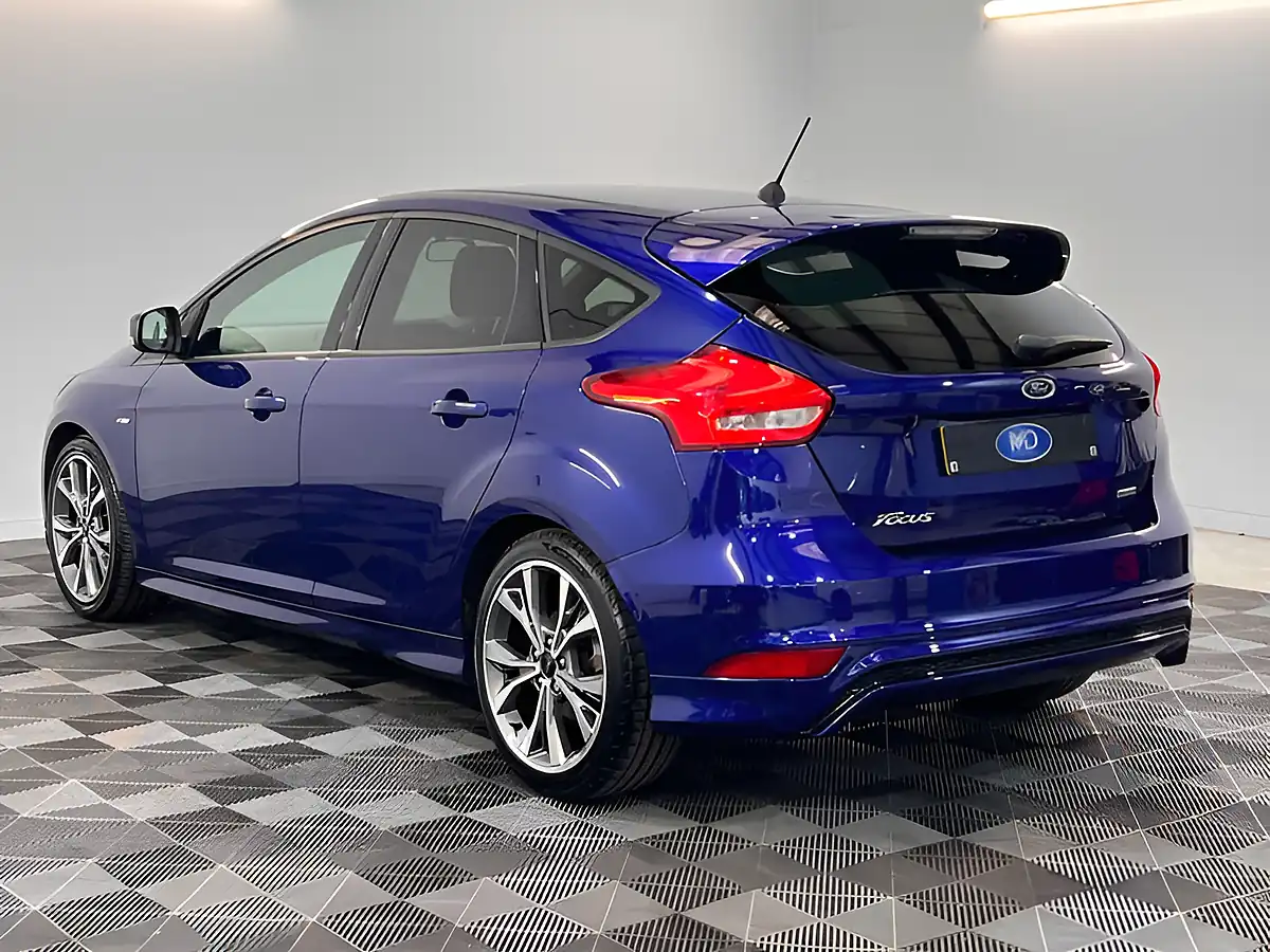 Used 2017 Ford Focus ST-Line Deep Impact Blue - Interior and Exterior details 12