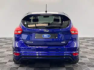 Used 2017 Ford Focus ST-Line Deep Impact Blue - Interior and Exterior details 9