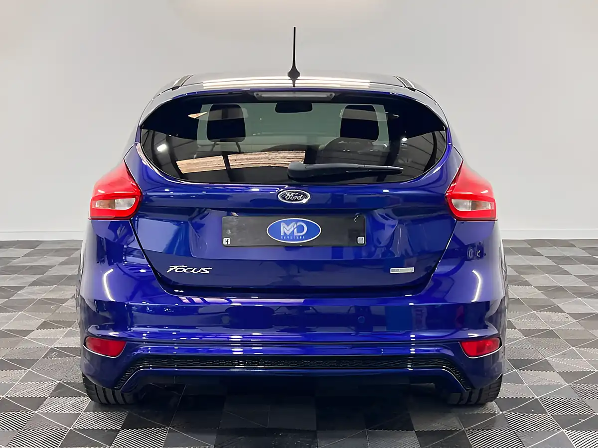 Used 2017 Ford Focus ST-Line Deep Impact Blue - Interior and Exterior details 9