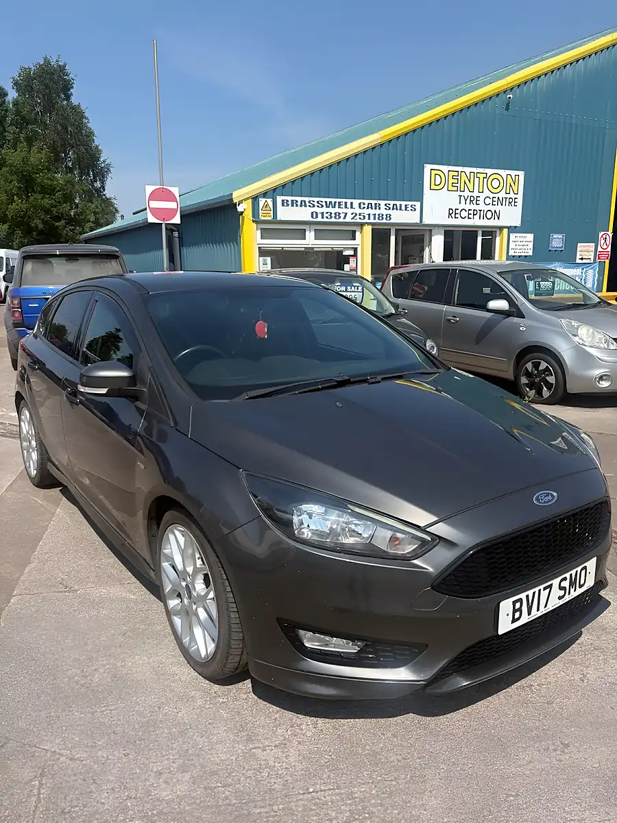 Used 2017 Ford Focus ST-Line Grey - Front View