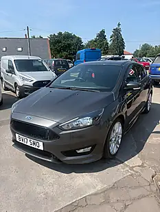 Used 2017 Ford Focus ST-Line Grey - Interior and Exterior details 2