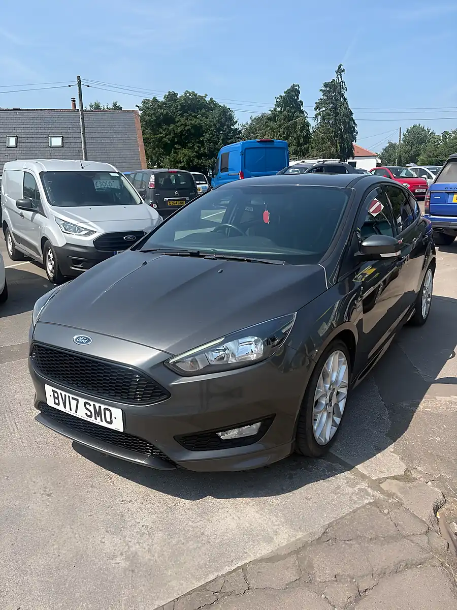 Used 2017 Ford Focus ST-Line Grey - Interior and Exterior details 2