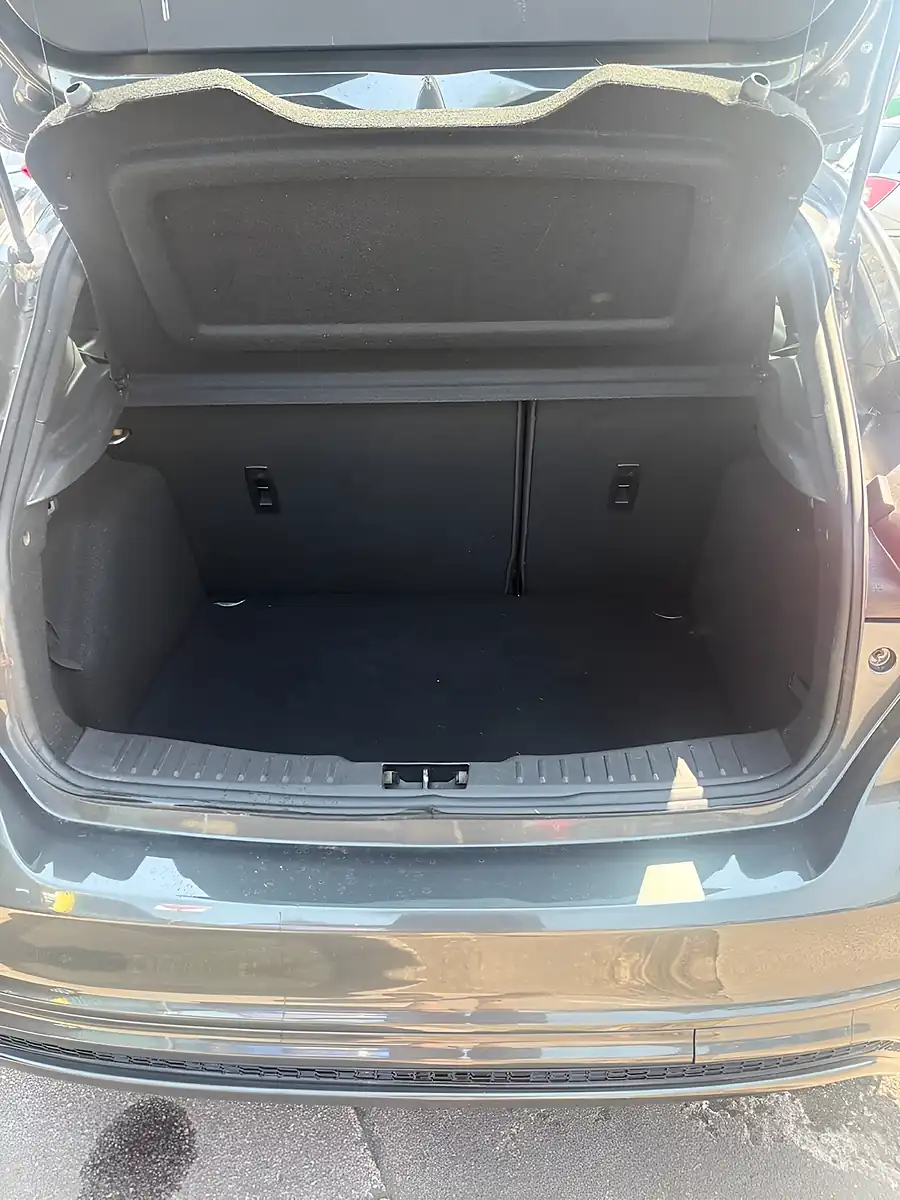 Used 2017 Ford Focus ST-Line Grey - Interior and Exterior details 7