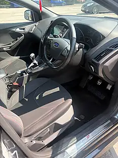 Used 2017 Ford Focus ST-Line Grey - Interior and Exterior details 8