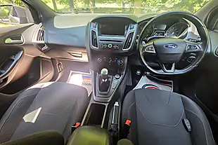 Used 2017 Ford Focus ST-Line Grey - Interior and Exterior details 11