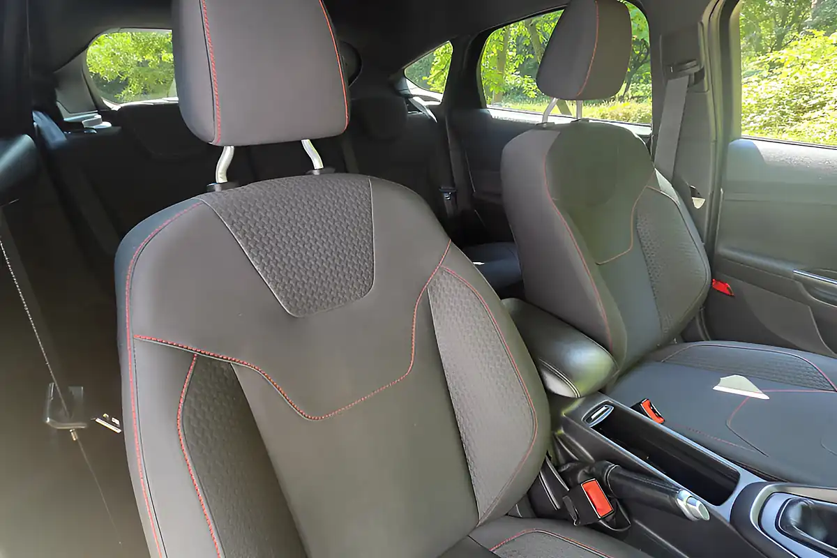 Used 2017 Ford Focus ST-Line Grey - Interior and Exterior details 14