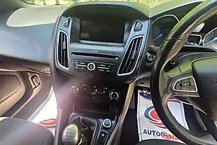 Used 2017 Ford Focus ST-Line Grey - Interior and Exterior details 18