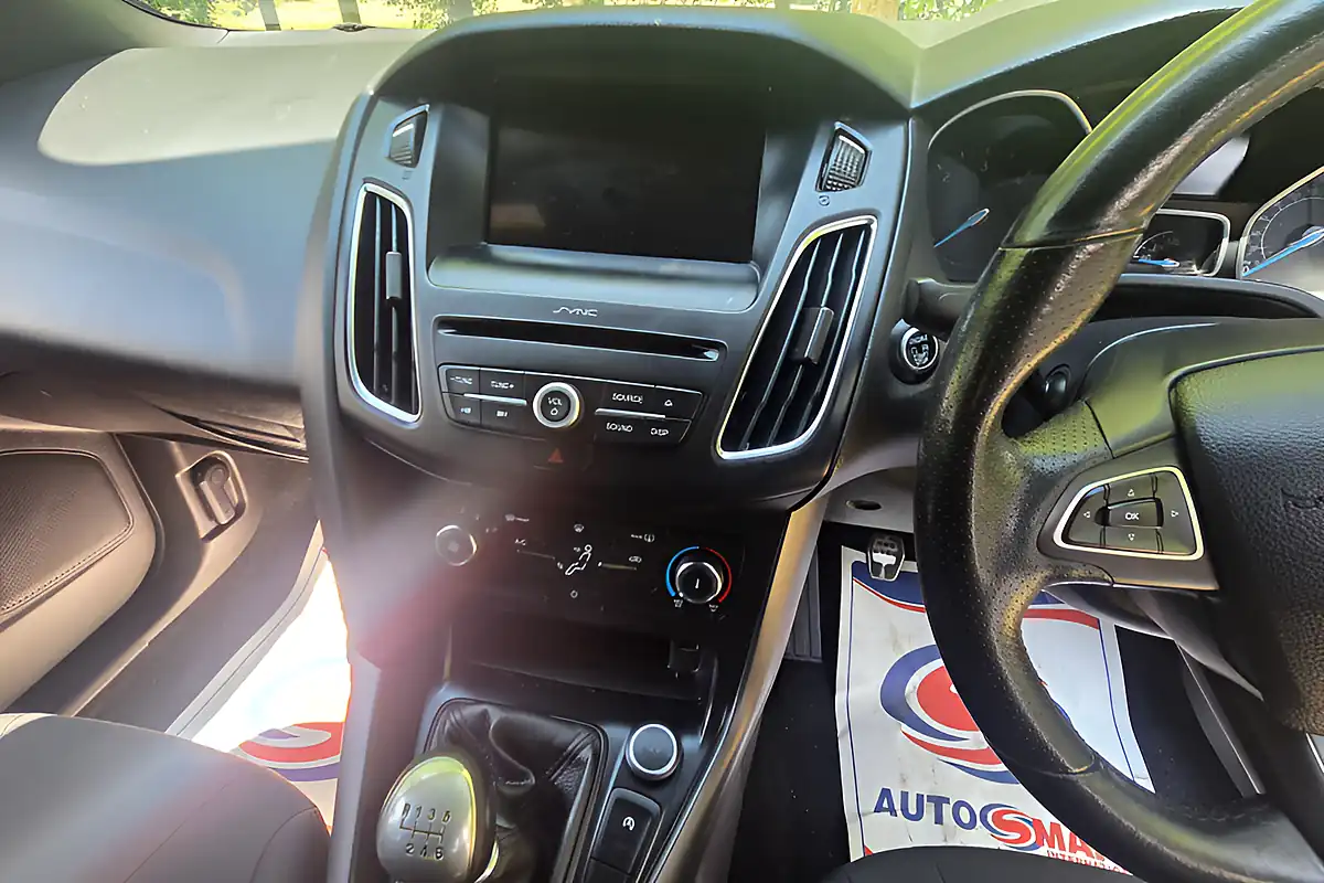 Used 2017 Ford Focus ST-Line Grey - Interior and Exterior details 18