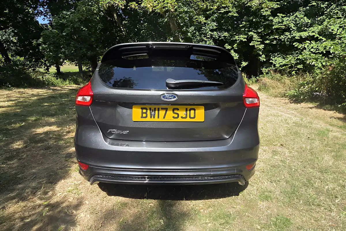 Used 2017 Ford Focus ST-Line Grey - Interior and Exterior details 7