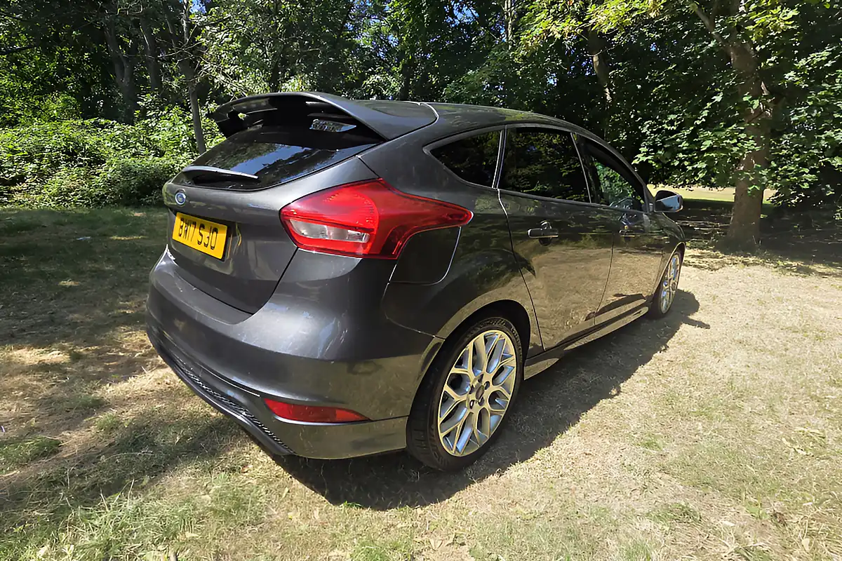 Used 2017 Ford Focus ST-Line Grey - Interior and Exterior details 8