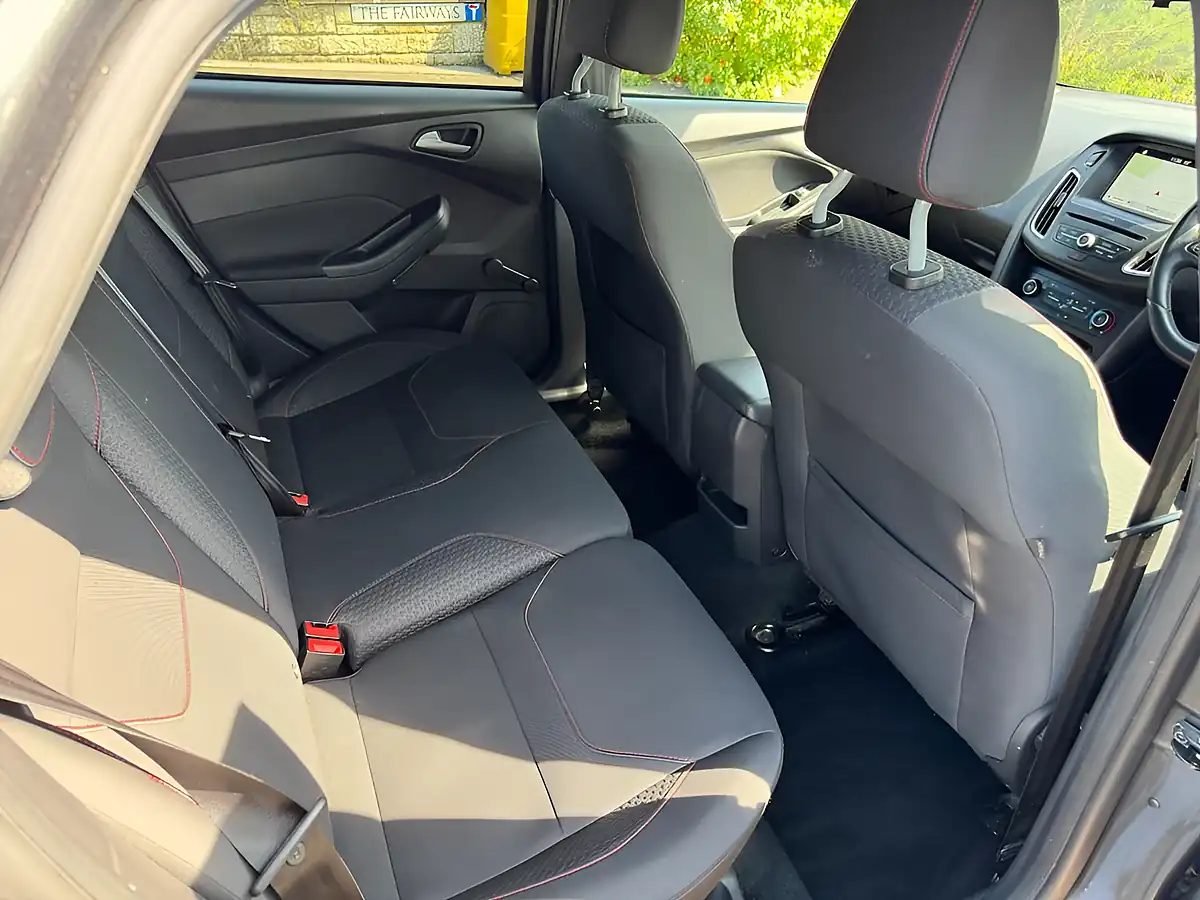 Used 2017 Ford Focus ST-Line Grey - Interior and Exterior details 14