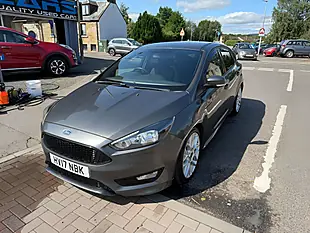 Used 2017 Ford Focus ST-Line Grey - Interior and Exterior details 2