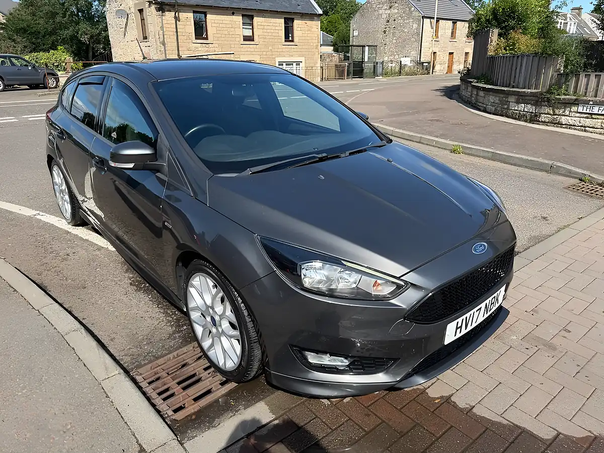 Used 2017 Ford Focus ST-Line Grey - Interior and Exterior details 4