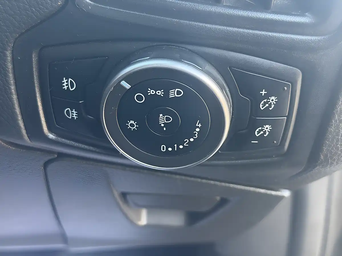 Used 2017 Ford Focus ST-Line Grey - Interior and Exterior details 12
