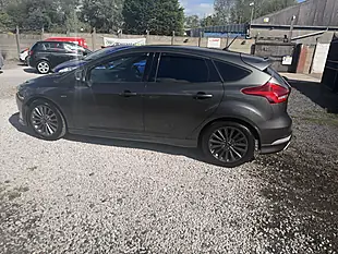 Used 2017 Ford Focus ST-Line Grey - Interior and Exterior details 4