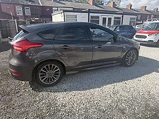 Used 2017 Ford Focus ST-Line Grey - Interior and Exterior details 7