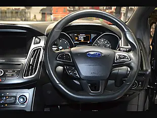 Used 2017 Ford Focus ST-Line Grey - Interior and Exterior details 13