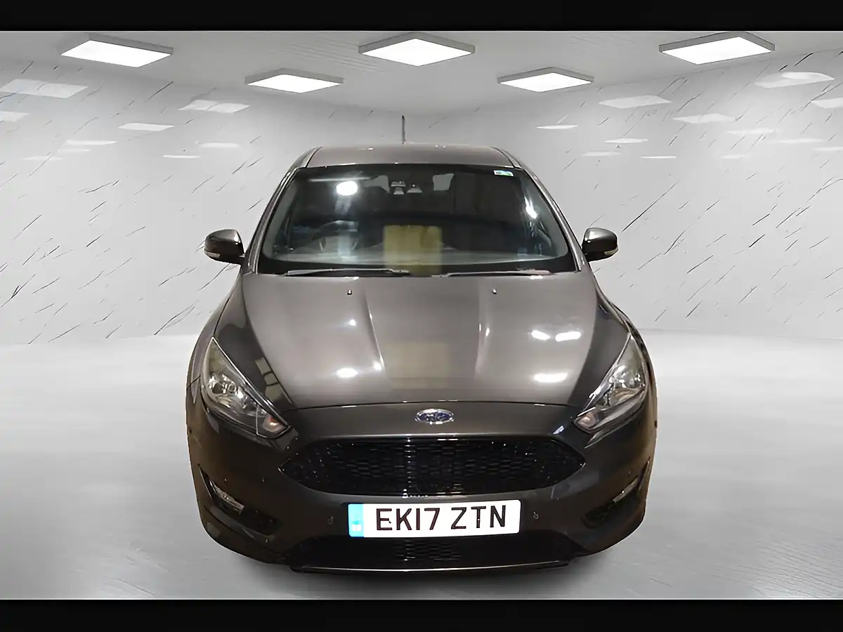 Used 2017 Ford Focus ST-Line Grey - Interior and Exterior details 2