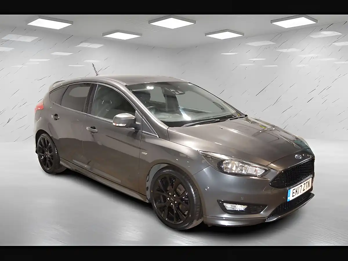 Used 2017 Ford Focus ST-Line Grey - Interior and Exterior details 4