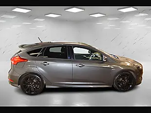 Used 2017 Ford Focus ST-Line Grey - Interior and Exterior details 5