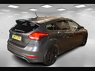 Used 2017 Ford Focus ST-Line Grey - Interior and Exterior details 6
