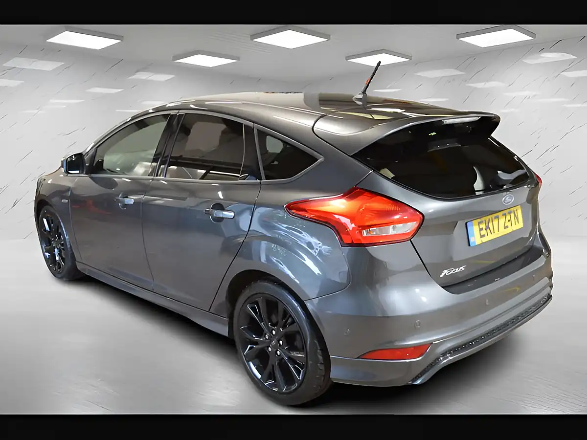 Used 2017 Ford Focus ST-Line Grey - Interior and Exterior details 8