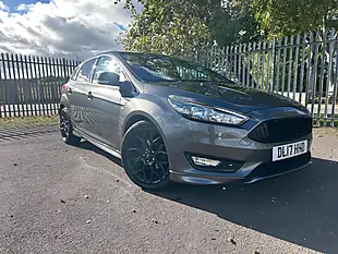 Used 2017 Ford Focus ST-Line Grey - Interior and Exterior details 2