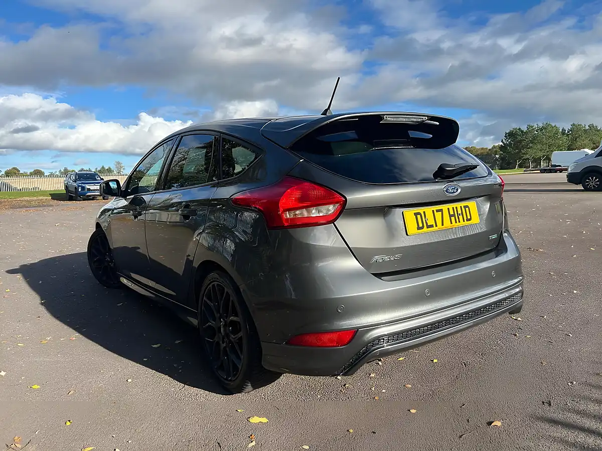 Used 2017 Ford Focus ST-Line Grey - Interior and Exterior details 3