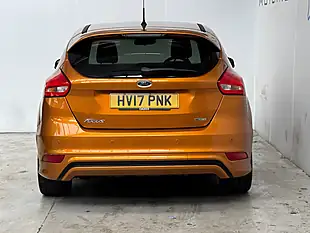 Used 2017 Ford Focus ST-Line Molten Orange - Interior and Exterior details 5