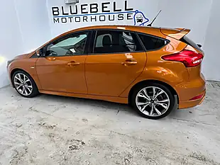 Used 2017 Ford Focus ST-Line Molten Orange - Interior and Exterior details 6
