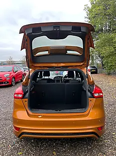 Used 2017 Ford Focus ST-Line Orange - Interior and Exterior details 11