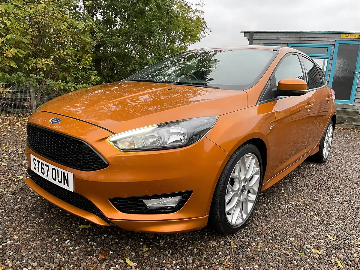 Used 2017 Ford Focus ST-Line Orange - Interior and Exterior details 2