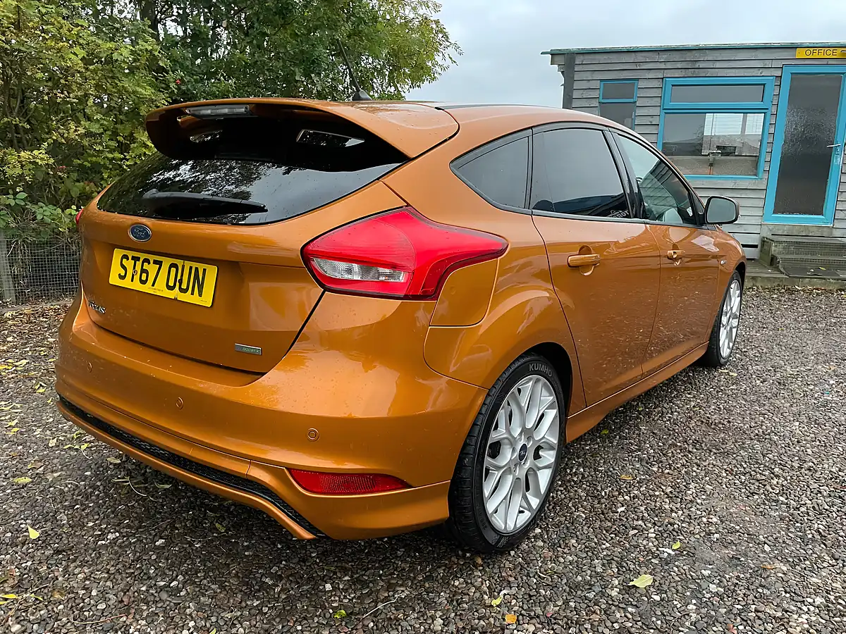 Used 2017 Ford Focus ST-Line Orange - Interior and Exterior details 3
