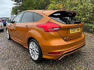 Used 2017 Ford Focus ST-Line Orange - Interior and Exterior details 4