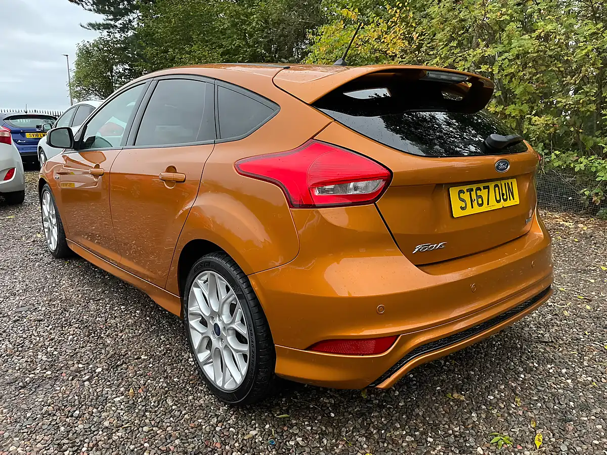 Used 2017 Ford Focus ST-Line Orange - Interior and Exterior details 4