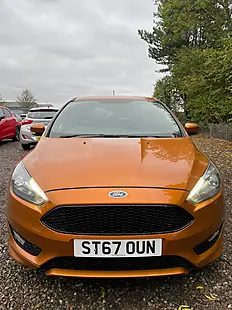 Used 2017 Ford Focus ST-Line Orange - Interior and Exterior details 9