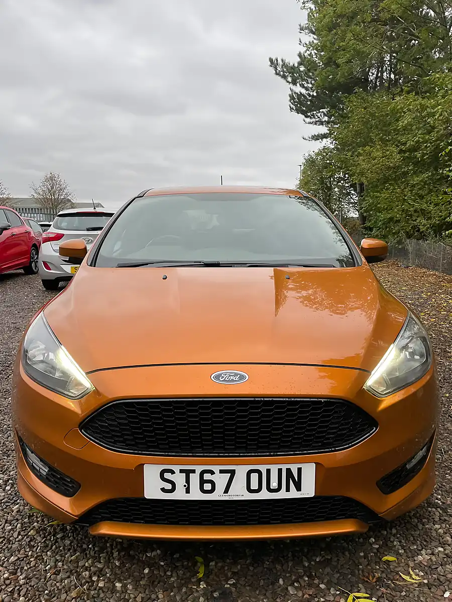 Used 2017 Ford Focus ST-Line Orange - Interior and Exterior details 9