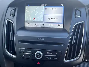 Used 2017 Ford Focus ST-Line Race Red - Interior and Exterior details 10