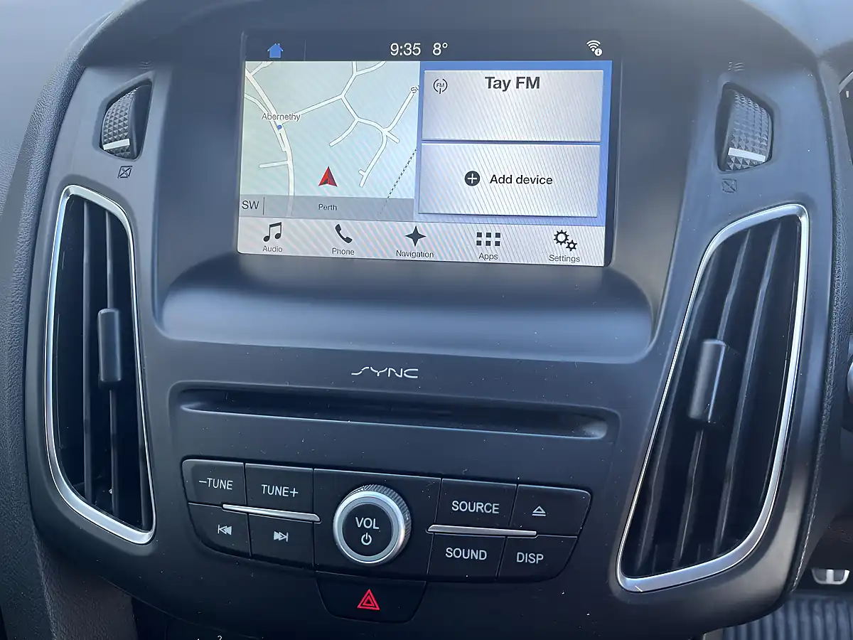 Used 2017 Ford Focus ST-Line Race Red - Interior and Exterior details 10