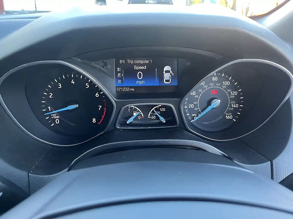 Used 2017 Ford Focus ST-Line Race Red - Interior and Exterior details 11