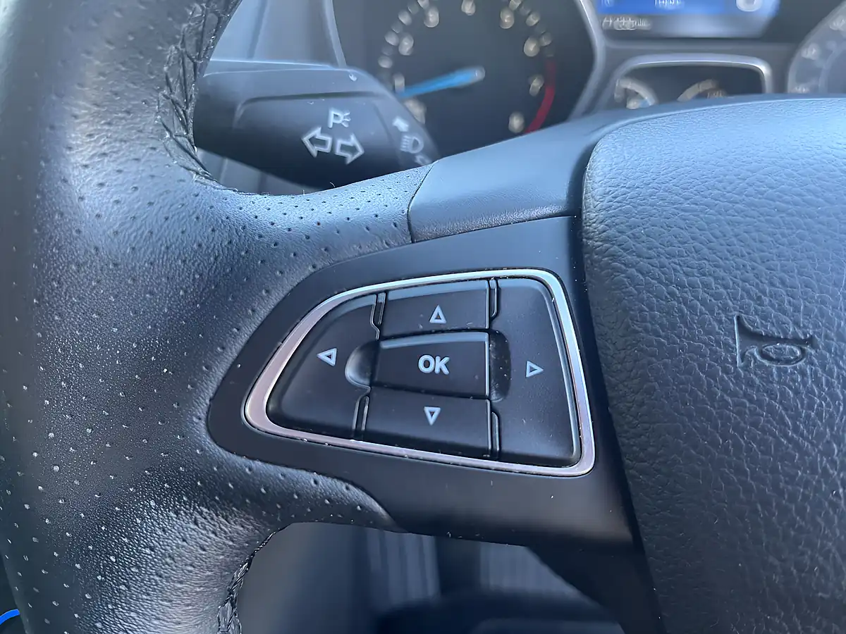 Used 2017 Ford Focus ST-Line Race Red - Interior and Exterior details 12