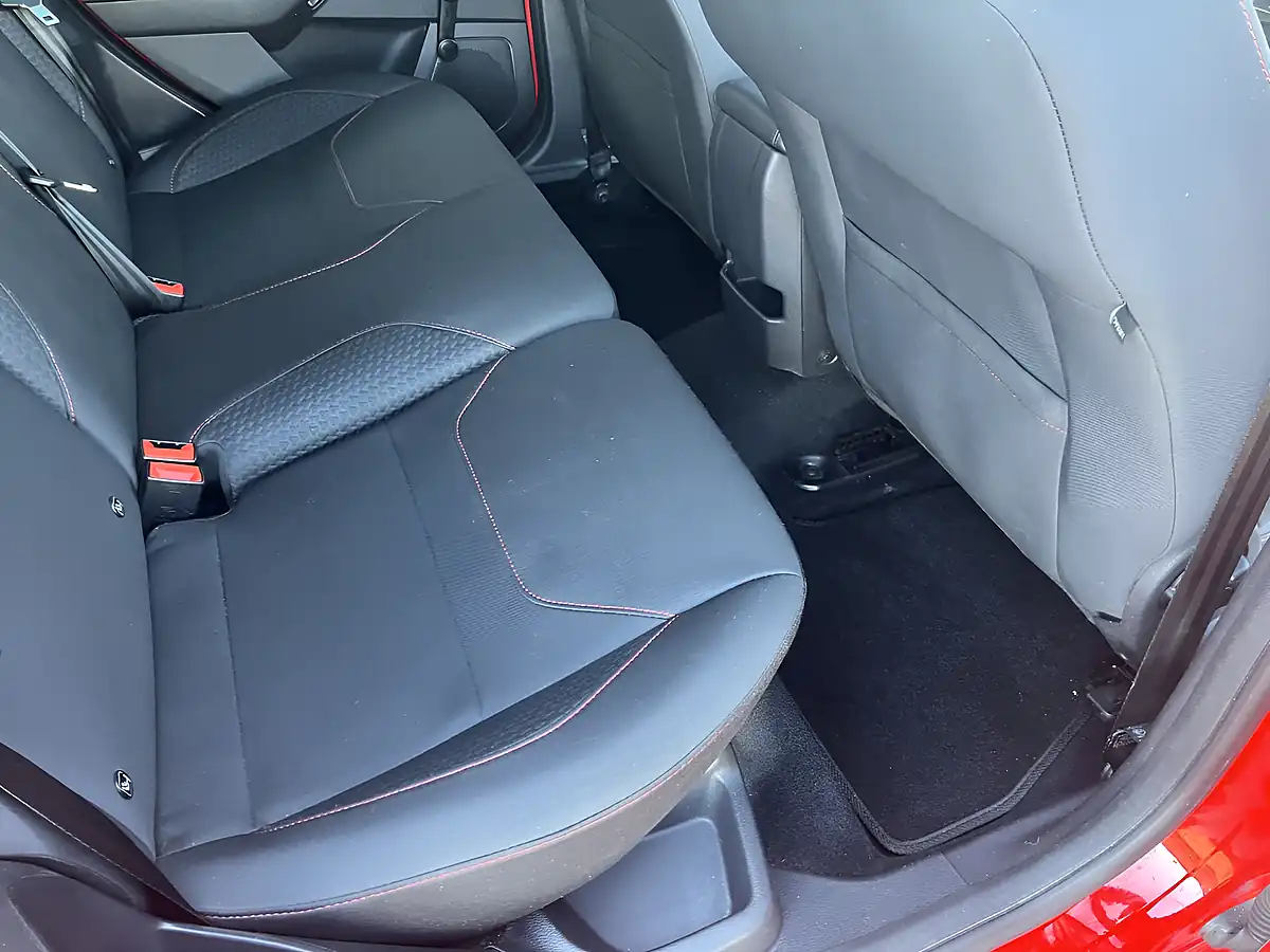Used 2017 Ford Focus ST-Line Race Red - Interior and Exterior details 18