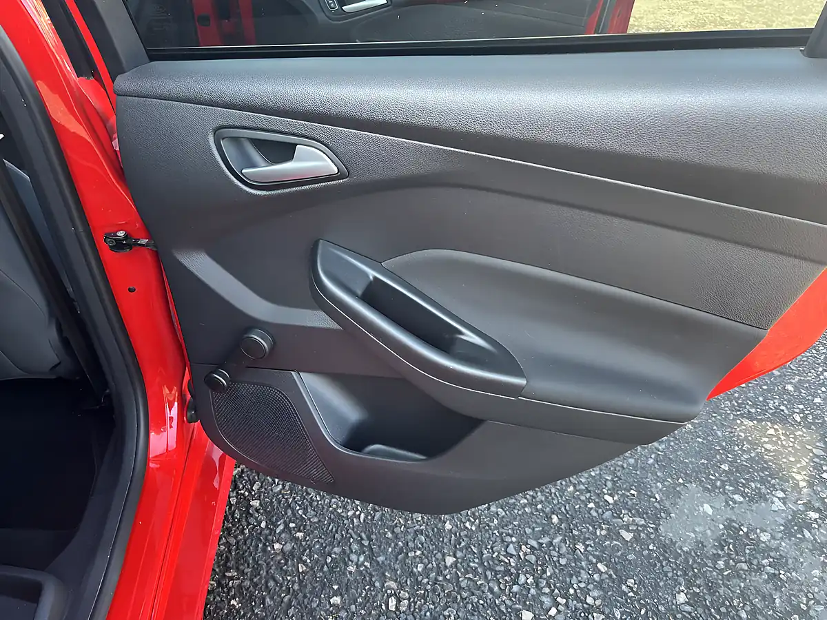 Used 2017 Ford Focus ST-Line Race Red - Interior and Exterior details 19