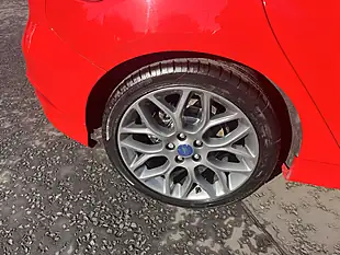 Used 2017 Ford Focus ST-Line Race Red - Interior and Exterior details 20